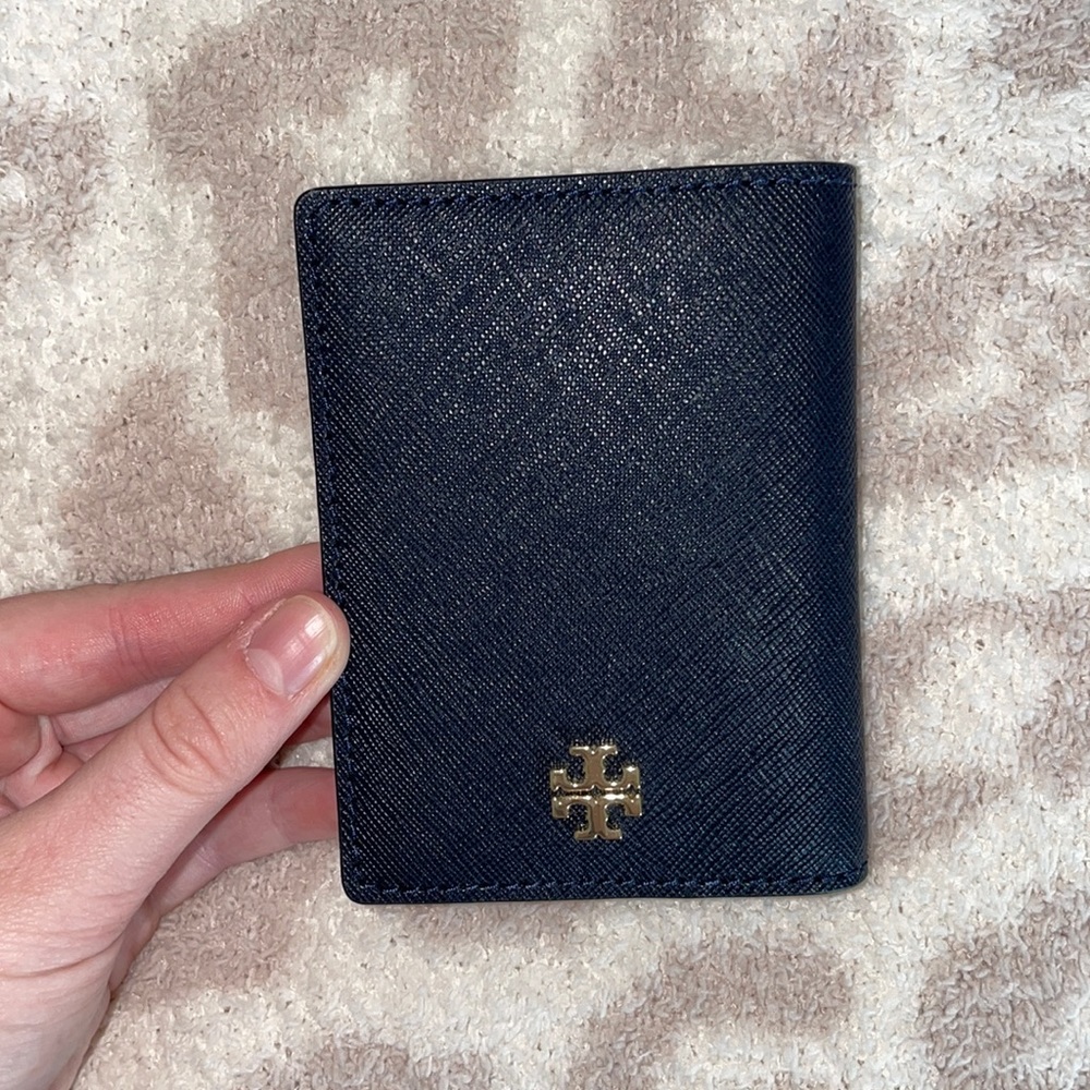 brand new navy tory burch emerson card case